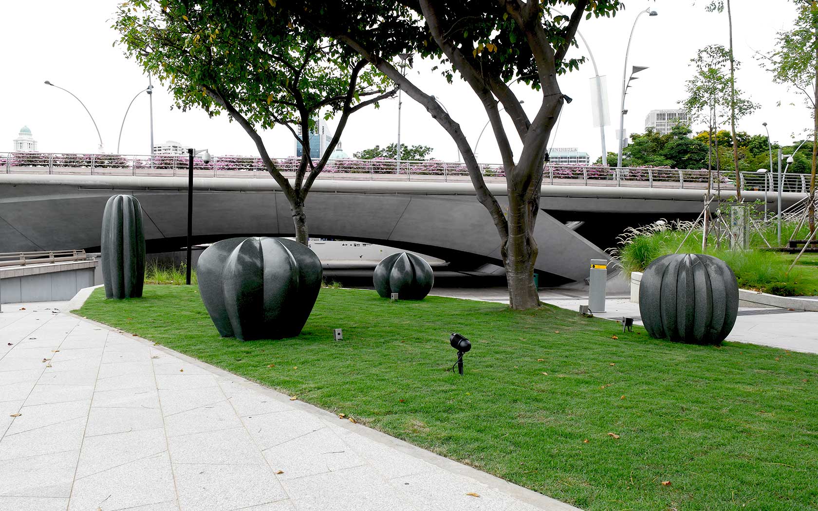 A sculpture along Esplanade waterfront. 