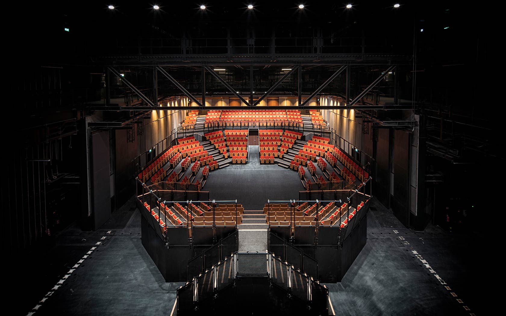 Image of the interior of the Singtel Waterfront Theatre with seats configured in the round.