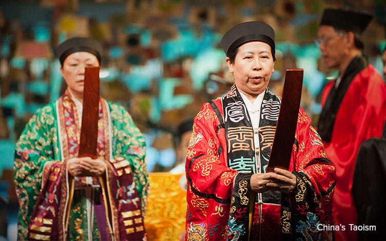 Ritual magic: masks and costumes of five spiritual cultures - Esplanade ...